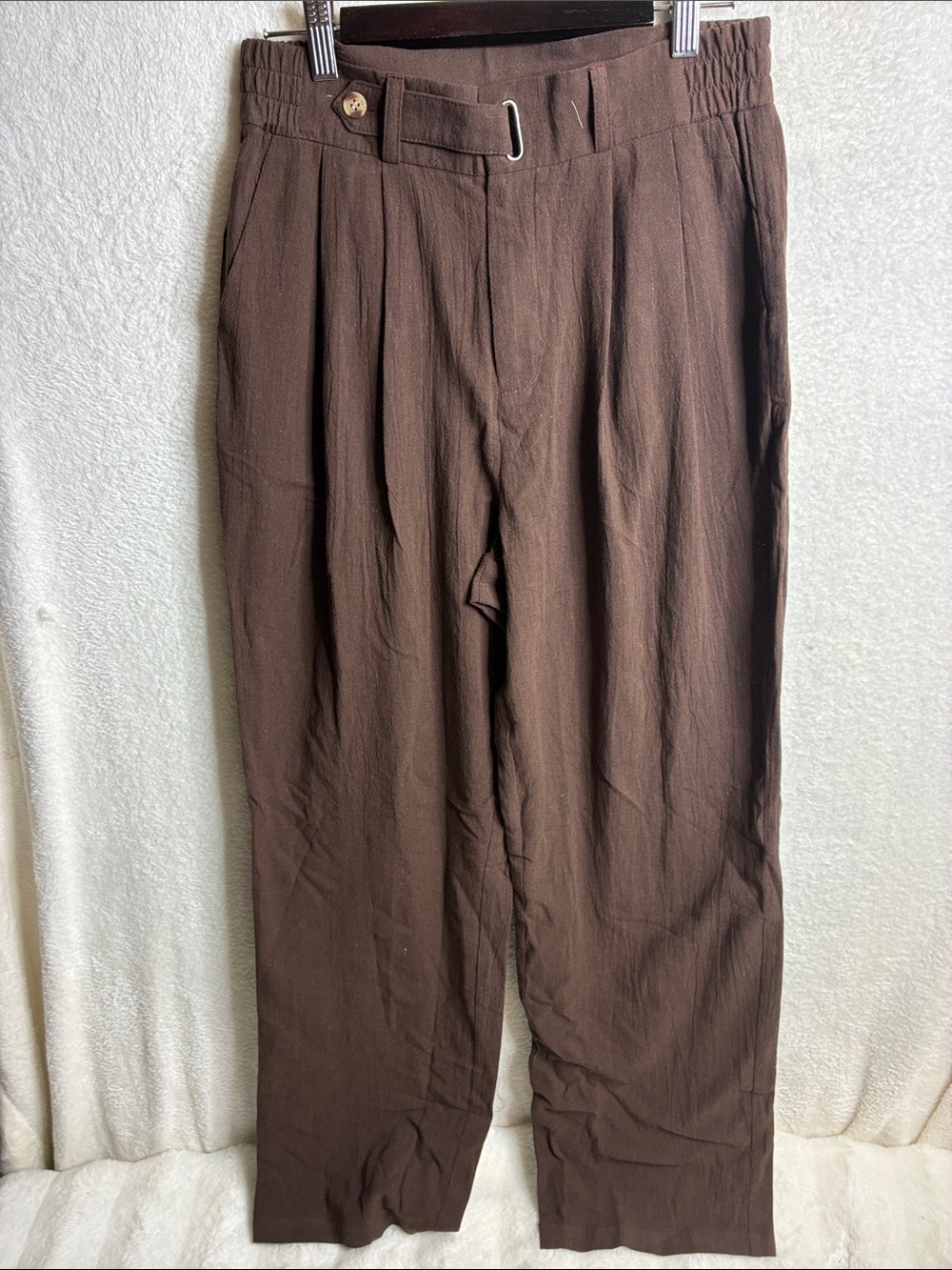 Woman’s Brown Pleated Trousers with Belt Loop Detail